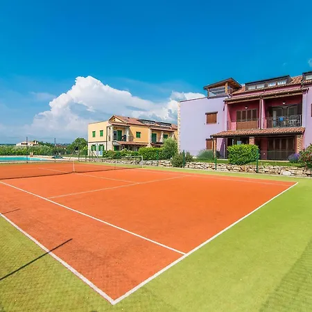 Daire Lanza Gedici With Pool *
