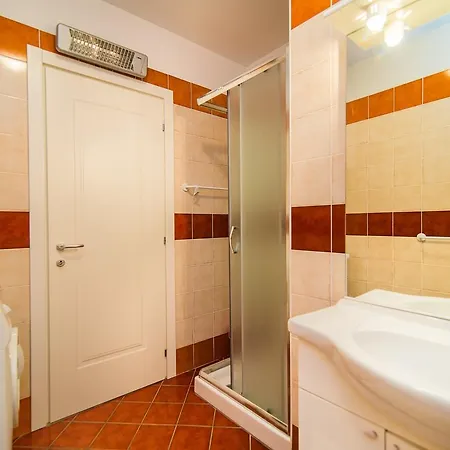Lanza Gedici With Pool Daire